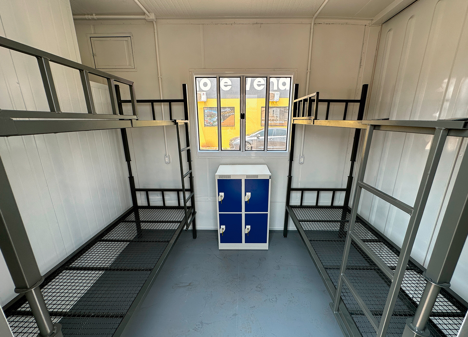 Escritório/Alojamento Container 06 Metros Com Divisória  Prata - Locação
