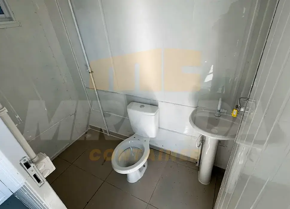 Escritorio-Alojamento-de-06-Metros-Com-Banheiro-Prata-Miranda-Container-Aluguel-Locacao-Agro-Construcao-Civil-Venda-Container-13 (1)