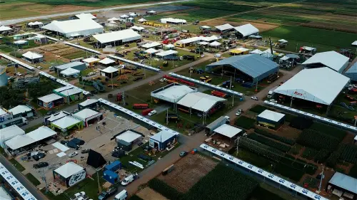 Show Safra - Locação e Venda de Container e módulos Habitáveis Imagens-Drone-Show-Safra-2025_01.webp