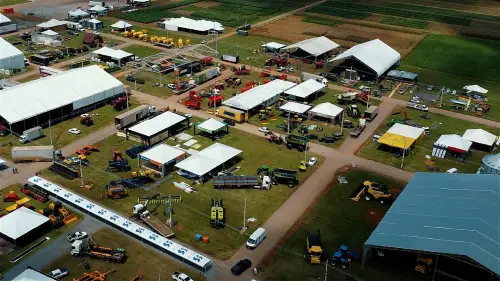 Show Safra - Locação e Venda de Container e módulos Habitáveis Imagens-Drone-Show-Safra-2025_02.webp